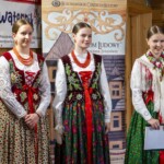 8. Gminny Konkurs Tańca Góralskiego i Zbójnickiego „Tatrzański Zwyrt" - Dziecięcy Zespół Regionalny „Mali Jurgowianie” Zespół Regionalny „Podhale Grupa Spiska” z Jurgowa 8. Gminny Konkurs Tańca Góralskiego i Zbójnickiego „Tatrzański Zwyrt" - Dziecięcy Zespół Regionalny „Mali Jurgowianie” Zespół Regionalny „Podhale Grupa Spiska” z Jurgowa