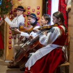 8. Gminny Konkurs Tańca Góralskiego i Zbójnickiego „Tatrzański Zwyrt" - Dziecięcy Zespół Regionalny „Mali Jurgowianie” Zespół Regionalny „Podhale Grupa Spiska” z Jurgowa 8. Gminny Konkurs Tańca Góralskiego i Zbójnickiego „Tatrzański Zwyrt" - Dziecięcy Zespół Regionalny „Mali Jurgowianie” Zespół Regionalny „Podhale Grupa Spiska” z Jurgowa