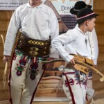 8. Gminny Konkurs Tańca Góralskiego i Zbójnickiego „Tatrzański Zwyrt" - Dziecięcy Zespół Regionalny „Mali Jurgowianie” Zespół Regionalny „Podhale Grupa Spiska” z Jurgowa 8. Gminny Konkurs Tańca Góralskiego i Zbójnickiego „Tatrzański Zwyrt" - Dziecięcy Zespół Regionalny „Mali Jurgowianie” Zespół Regionalny „Podhale Grupa Spiska” z Jurgowa