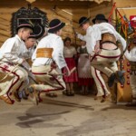 8. Gminny Konkurs Tańca Góralskiego i Zbójnickiego „Tatrzański Zwyrt" - Dziecięcy Zespół Regionalny „Mali Jurgowianie” Zespół Regionalny „Podhale Grupa Spiska” z Jurgowa 8. Gminny Konkurs Tańca Góralskiego i Zbójnickiego „Tatrzański Zwyrt" - Dziecięcy Zespół Regionalny „Mali Jurgowianie” Zespół Regionalny „Podhale Grupa Spiska” z Jurgowa