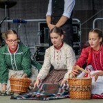 Zespół "Szélrózsa Folkdance Group" z Węgier - 40 Babiogórska Jesień 2024 Zespół "Szélrózsa Folkdance Group" z Węgier - 40 Babiogórska Jesień 2024