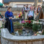 Jubileusz Zespołów Mali Białcanie i Białcanie - złożenie kwiatów na cmentarzu 2024 Jubileusz Zespołów Mali Białcanie i Białcanie - złożenie kwiatów na cmentarzu 2024