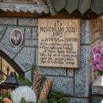 Jubileusz Zespołów Mali Białcanie i Białcanie - złożenie kwiatów na cmentarzu 2024 Jubileusz Zespołów Mali Białcanie i Białcanie - złożenie kwiatów na cmentarzu 2024