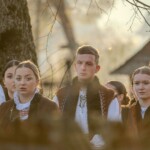 Jubileusz Zespołów Mali Białcanie i Białcanie - złożenie kwiatów na cmentarzu 2024 Jubileusz Zespołów Mali Białcanie i Białcanie - złożenie kwiatów na cmentarzu 2024