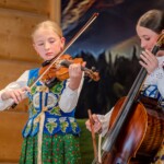 39. Przegląd Gminnych Zespołów Regionalnych „Małe Bajania” - Zespół Góralski „Mali Wiyrchowianie” z Bukowiny Tatrzańskiej 39. Przegląd Gminnych Zespołów Regionalnych „Małe Bajania” - Zespół Góralski „Mali Wiyrchowianie” z Bukowiny Tatrzańskiej