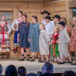 Występ Zespołów Góralskich "Zawaternik" i "Ślebodni" z Leśnicy-Gronia w Bukowiańskim Centrum Kultury 2025-07-17 Występ Zespołów Góralskich "Zawaternik" i "Ślebodni" z Leśnicy-Gronia w Bukowiańskim Centrum Kultury 2025-07-17