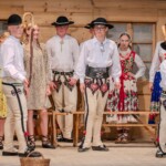 Występ Zespołów Góralskich "Zawaternik" i "Ślebodni" z Leśnicy-Gronia w Bukowiańskim Centrum Kultury 2025-07-17 Występ Zespołów Góralskich "Zawaternik" i "Ślebodni" z Leśnicy-Gronia w Bukowiańskim Centrum Kultury 2025-07-17