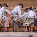 Występ Zespołów Góralskich "Zawaternik" i "Ślebodni" z Leśnicy-Gronia w Bukowiańskim Centrum Kultury 2025-07-17 Występ Zespołów Góralskich "Zawaternik" i "Ślebodni" z Leśnicy-Gronia w Bukowiańskim Centrum Kultury 2025-07-17