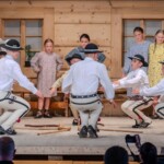 Występ Zespołów Góralskich "Zawaternik" i "Ślebodni" z Leśnicy-Gronia w Bukowiańskim Centrum Kultury 2025-07-17 Występ Zespołów Góralskich "Zawaternik" i "Ślebodni" z Leśnicy-Gronia w Bukowiańskim Centrum Kultury 2025-07-17