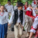 XXII Dzień Polowaca - XXIV Tatrzańskie Wici - Koncert Jubileuszowy z okazji 70-lecia istnienia zespołu dziecięcego z Jurgowa - Mali Jurgowianie - Jurgów - Amfiteatr nad rzeką Białką 2025-07-27 XXII Dzień Polowaca - XXIV Tatrzańskie Wici - Koncert Jubileuszowy z okazji 70-lecia istnienia zespołu dziecięcego z Jurgowa - Mali Jurgowianie - Jurgów - Amfiteatr nad rzeką Białką 2025-07-27