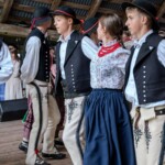 XXII Dzień Polowaca - XXIV Tatrzańskie Wici - Koncert Jubileuszowy z okazji 70-lecia istnienia zespołu dziecięcego z Jurgowa - Mali Jurgowianie - Jurgów - Amfiteatr nad rzeką Białką 2025-07-27 XXII Dzień Polowaca - XXIV Tatrzańskie Wici - Koncert Jubileuszowy z okazji 70-lecia istnienia zespołu dziecięcego z Jurgowa - Mali Jurgowianie - Jurgów - Amfiteatr nad rzeką Białką 2025-07-27